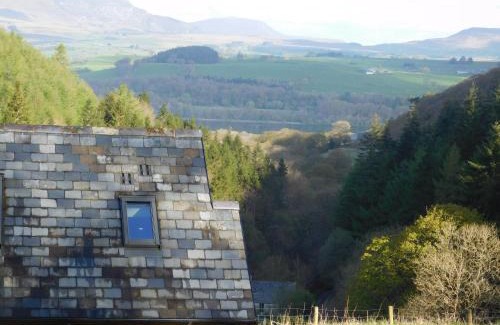 Bala House | Glyn Mawr Barn: Pet-Friendly Retreat with 9.6/10 Rating