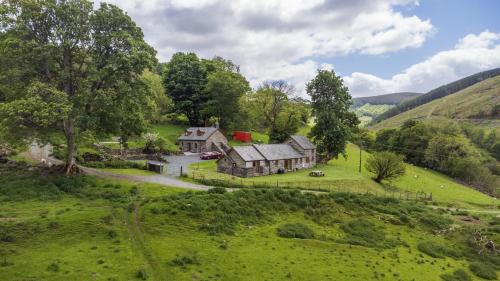 Bala House | Glyn Mawr Barn: Pet-Friendly Retreat with 9.6/10 Rating
