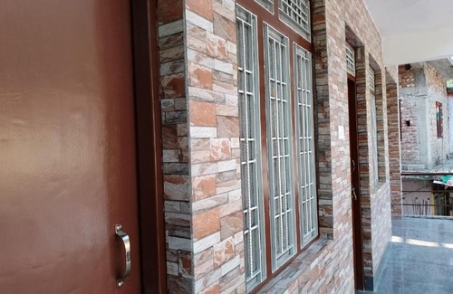 Nandaprayag Hotel | Pet-Friendly GM Guest House with Breakfast for Families