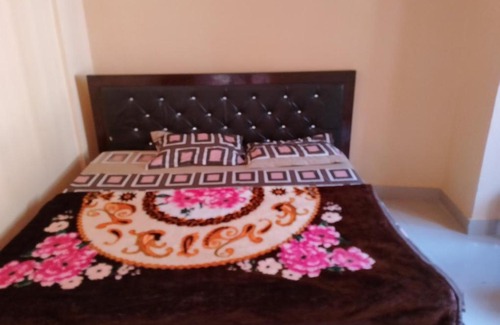 Nandaprayag Hotel | Pet-Friendly GM Guest House with Breakfast for Families