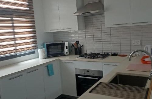 Aiyimensa House | Family-Friendly GMB Haven: Pool, Pets Welcome!