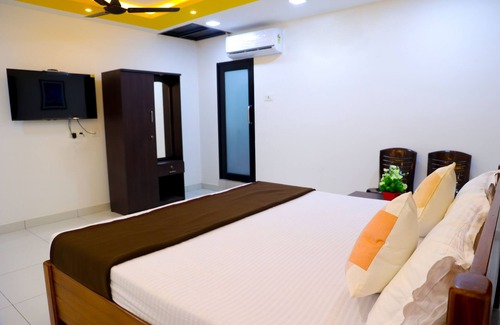 Moratandi Hotel | Budget-Friendly Stay at GMS Golden Residency with Breakfast