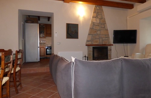 Loiano Villa | Relax at Gnazzano Home 2 - Pet Friendly & Spa Amenities