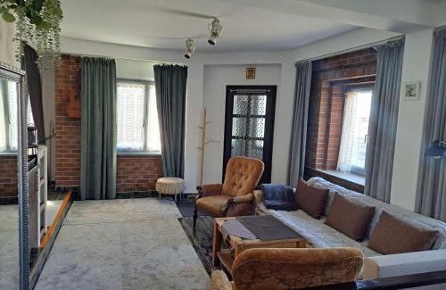 Kazanlak Apartment | Gnezdo Studio Apart: Pet-Friendly Stay with 9.7/10 Rating