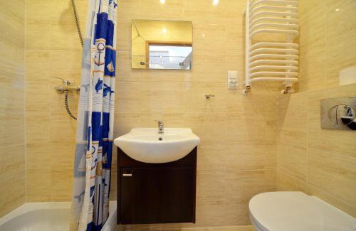 Kazimierz Dolny House | Family-Friendly Gościniec Basia with Oceanfront Pool