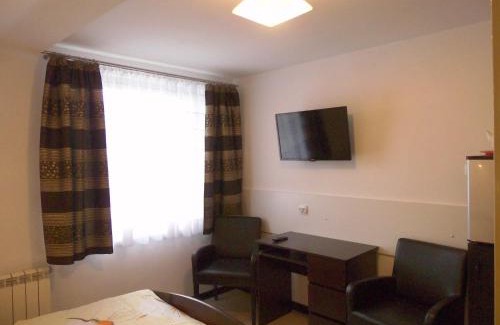 Goldap Bed & Breakfast | Highly Rated Gościniec Nad Jarem: Family & Accessible Stay