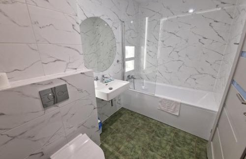 Jaworzno House | Pet-Friendly Retreat at Gościniec nad Zalewem Sosina