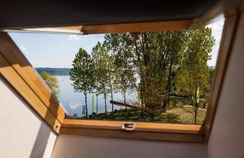 Wloclawek Bed & Breakfast | Cozy Gościniec pod Żaglami: Pet-Friendly Oceanfront Retreat