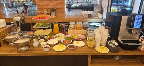 Podzamcze Hotel | Pet-Friendly Gościniec pod Lilijką with Breakfast Included