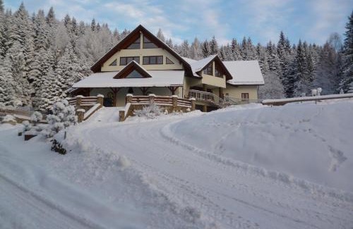 Wisniowa Bed & Breakfast | Guest Rated: Gościniec pod Lubomirem with Ocean View & Spa