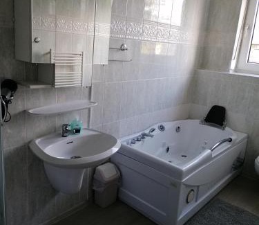 Chelmno House | Delightful Stay at Gościniec pod Różą with Hot Tub & Breakfast