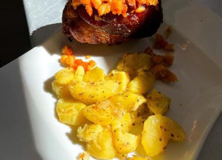 Gniezno Bed & Breakfast | Pet-Friendly Retreat at Gościniec w Dolinie - Rated 9/10