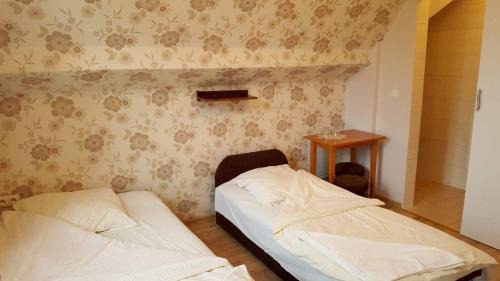 Gniezno Bed & Breakfast | Pet-Friendly Retreat at Gościniec w Dolinie - Rated 9/10
