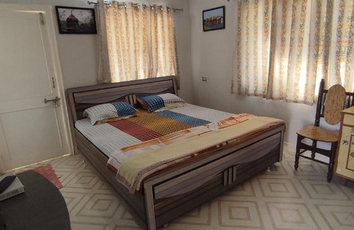 Bhuj House | Inviting "Go Desert" Homestay: Guest Rated 9/10 & Breakfast Included