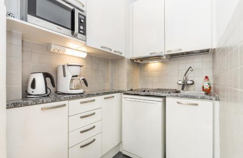 Kluuvi Apartment | Comfortable Go Happy Home Apartments: Family-Friendly Retreat