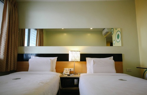 Liberation Hotel | Welcoming Go Hotels Iloilo: Family-Friendly & Spa Amenities