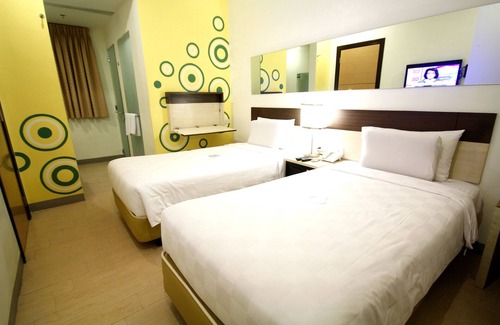 Paco Hotel | Discover Go Hotels Otis - Manila: Breakfast & Family Friendly