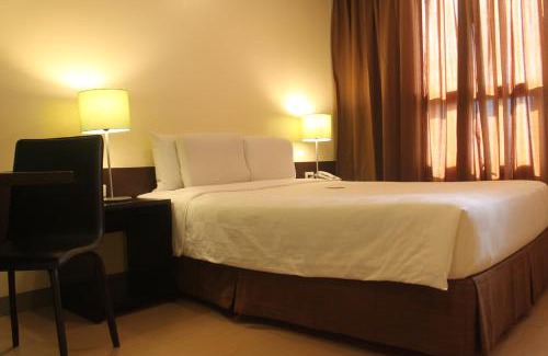 Barangka Ilaya Hotel | Convenient Stay at Go Hotels Plus Mandaluyong with Breakfast