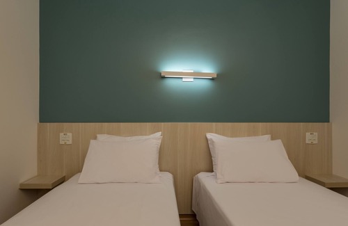 Vitoria Hotel | Relax at Go Inn Vitoria: Spa, Restaurant & Family Friendly