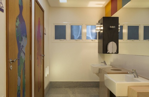 Vitoria Hotel | Relax at Go Inn Vitoria: Spa, Restaurant & Family Friendly