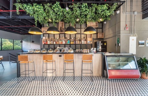 Guayabal Apartment | Inviting Loft with Kitchenette & AC for Remote Work