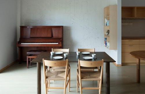 Goto House | Discover Go Round and Round - Family-Friendly Retreat