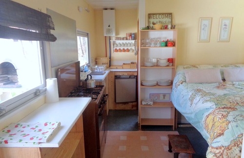 Saint-Vincent-Jalmoutiers Cabin | Rustic Retreat: Cabin Camping by Private Lake & Forest
