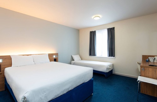 Lancaster Hotel | Discover Ibis Budget Lancaster Centre with Family-Friendly Amenities