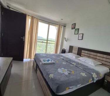 Pirmed House | Go2hills