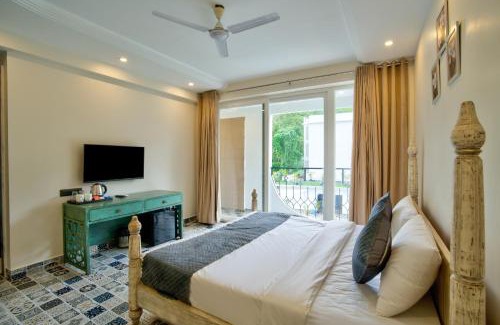 Baga Hotel | Convenient HOP Stays 002 Near Britto's with Breakfast