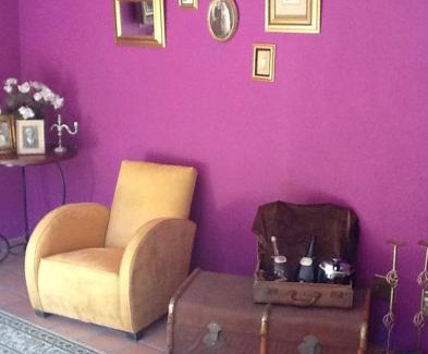 Edgemead House | Cozy Goblin's Mead: Poolside Retreat with Kitchen Access