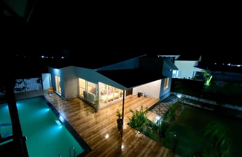 Noida House | Relax at GoBravo Farm: 2Bhk Villa with Pool in Noida