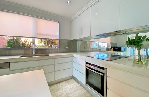 Cronulla Apartment | Unforgettable Oceanfront Retreat with Direct Beach Access