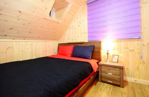 Gochang House | Eco-Friendly Gochang Mer Pang Pension with Family Amenities
