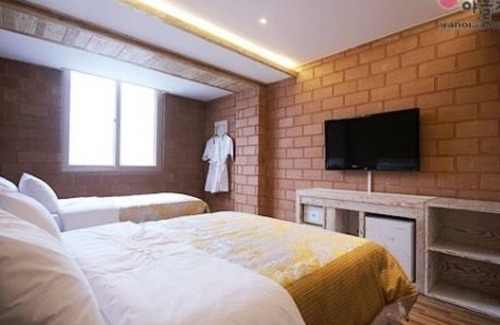 Gochang Hotel | Discover Gochang TOP: Eco-Friendly Stay with Breakfast