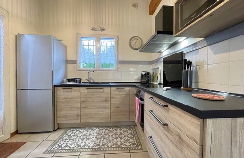 Hasparren House | Gochoki Gîte - Family Retreat with Pool & Spa in Hasparren