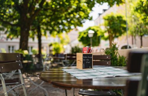 Altotting House | Family-Friendly Gockerlwirt & PilgerPension with Dining Options