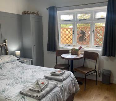 Apse Heath Bed & Breakfast | Highly Rated Godden Green B & B with Delicious Breakfast
