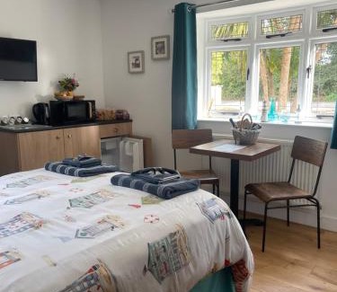 Apse Heath Bed & Breakfast | Highly Rated Godden Green B & B with Delicious Breakfast