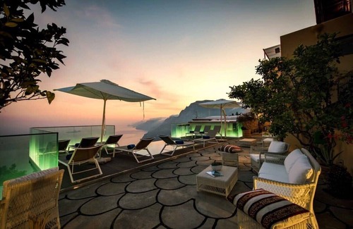 Path of the Gods Villa | Discover Goddess Of Beauty Villa: Where Land Meets Sky