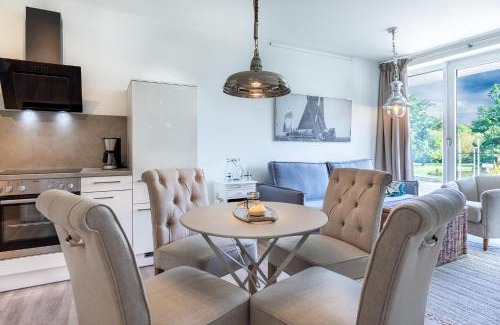 Alt-Travemunde/Ronnau Apartment | Well-Reviewed Godewindpark Travemünde: Family-Friendly Stay