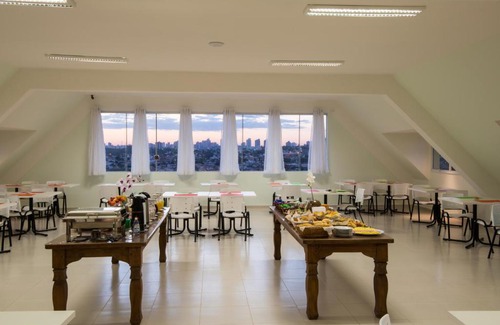Presidente Prudente Hotel | Welcoming Godoy Palace Hotel: Family-Friendly with Breakfast