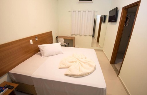 Presidente Prudente Hotel | Welcoming Godoy Palace Hotel: Family-Friendly with Breakfast