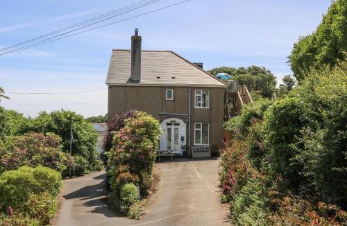 Porthcurno Apartment | Discover Godrevy: A Welcoming 4-Star Retreat Awaits