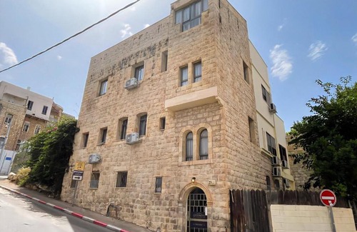 Haifa Hotel | Inviting Godson Guest House in Talpiot - Pet Friendly Stay