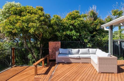Pakawau House | Beachfront Godwit Cottage – Rated 10/10, Family & Pet Friendly