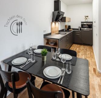 Aue Apartment | Goethe Palais Suite Zauberlehrling: 4-Star Comfort Awaits