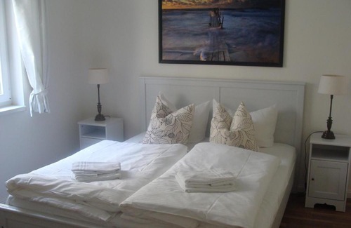 Bad Saarow Apartment | Relax at Goetheresidenz Bad Saarow - 4-Star Family Escape
