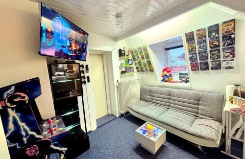 Innenstadt Apartment | Discover Goethes Haus: Pet-Friendly with Breakfast Included