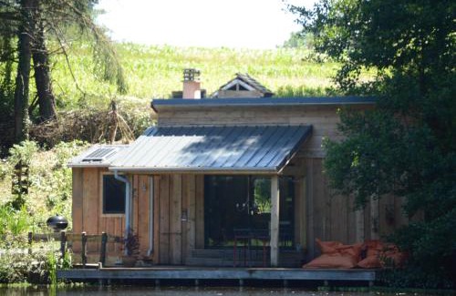 Saint-Priest-les-Fougeres House | Eco-Friendly GoGreen Cabin: Pet & Child Friendly Retreat
